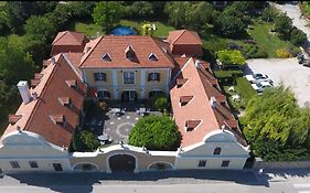 Gombas Kuria Mansion Boutique B&B